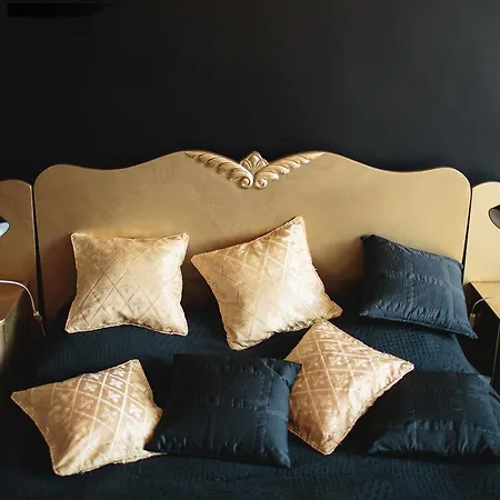 Black Boutique